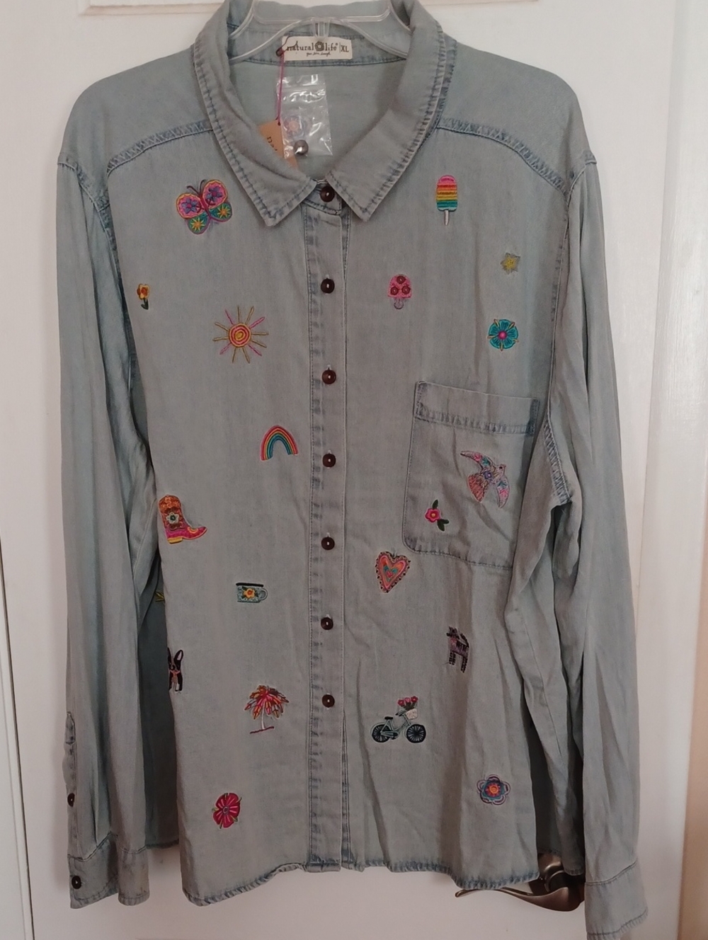 NATURAL LIFE Light Denim Button-Down Shirt with Multicolor Embroidery